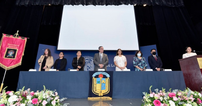 Con orgullo y j&uacute;bilo comunidad UG conmemora 65 a&ntilde;os de Enfermer&iacute;a en la ciudad de Le&oacute;n 