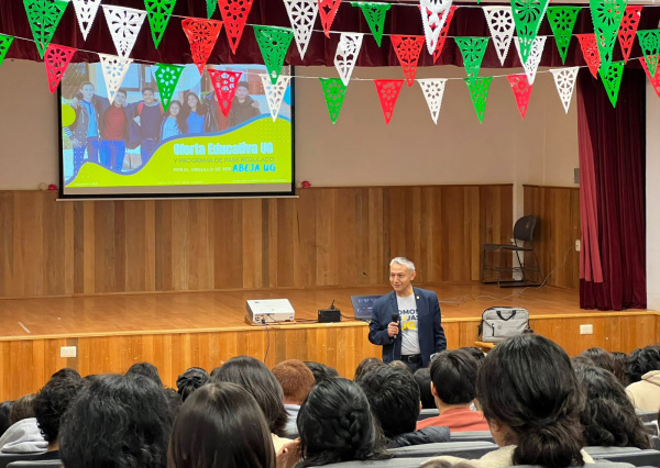 UG impulsa orientaci&oacute;n vocacional a trav&eacute;s de la Muestra Profesiogr&aacute;fica Itinerante