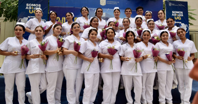 Imponen cofias y pasan la luz a la generaci&oacute;n 2020-2024 de Enfermer&iacute;a en la DICIVA