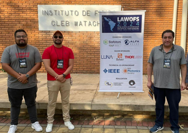 Estudiantes del Doctorado en Ciencias de la Ingenier&iacute;a presentan en Brasil sus estudios de sensores de fibra &oacute;ptica