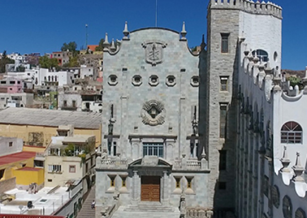 Emite UG acuerdo marco para la adaptabilidad de actividades acad&eacute;micas ante la contingencia 