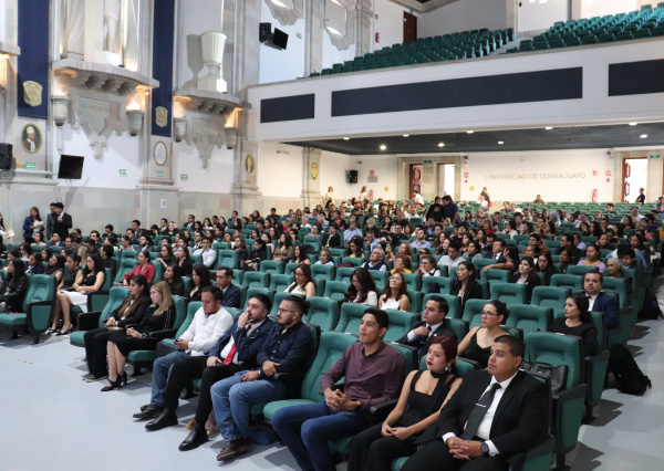 Reconoce la DDPG la excelencia acad&eacute;mica de sus estudiantes de licenciatura y posgrados