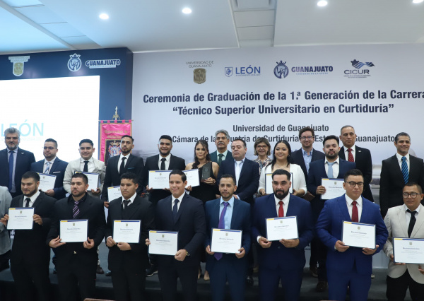 Se cumple el sue&ntilde;o de 17 j&oacute;venes, egresan de la primera generaci&oacute;n del TSU en Curtidur&iacute;a de la UG