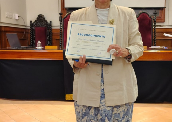 Homenajea UG a la Dra. Mar&iacute;a Guevara Sangin&eacute;s por su importante trayectoria acad&eacute;mica