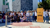 Estudiantes de SPIE OASIS UG conmemoran el D&iacute;a Internacional de la Fot&oacute;nica y el A&ntilde;o de Ciencia y Tecnolog&iacute;a Cu&aacute;nticas (IYQ)