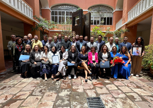 Generaci&oacute;n 1994-1999 de Arquitectura celebra 25 a&ntilde;os de egreso   