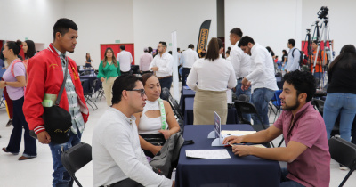 La Universidad de Guanajuato y el Gobierno del Estado vinculan a jóvenes con empresas empleadoras 