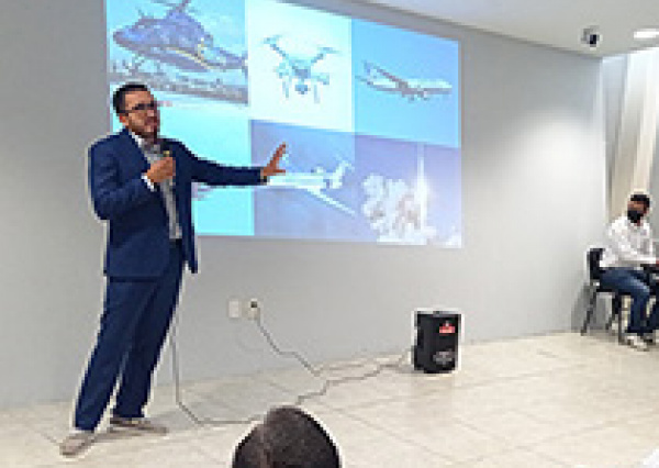 Propician que j&oacute;venes enfoquen su talento en la industria aeroespacial