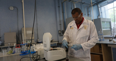 Investigador de la UG realiza proyectos cient&iacute;ficos que reducen el impacto ambiental y fortalecen la econom&iacute;a local