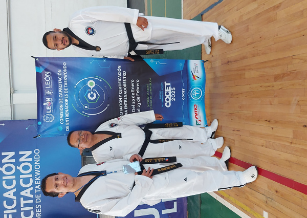 Docentes del Campus Guanajuato participan en el COCET 2025