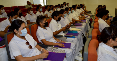 Estudiantes de Enfermer&iacute;a UG reciben plazas para servicio social profesional en instituciones federales y estatales