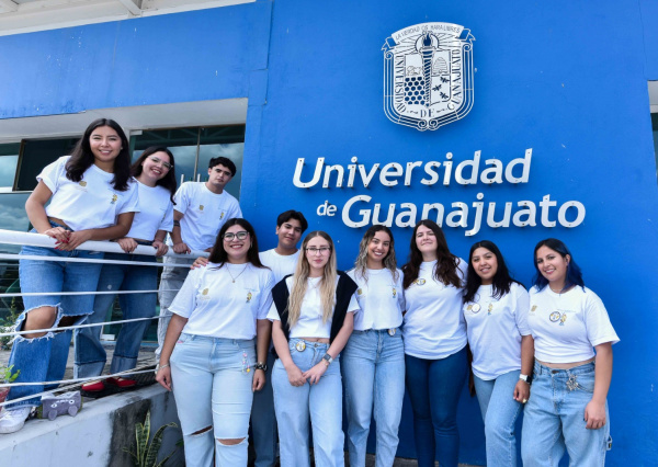 Dan la bienvenida a 350 estudiantes de la Divisi&oacute;n de Ciencias de la Salud
