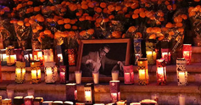 UG vive tradiciones mexicanas a trav&eacute;s de la Ofrenda Monumental 