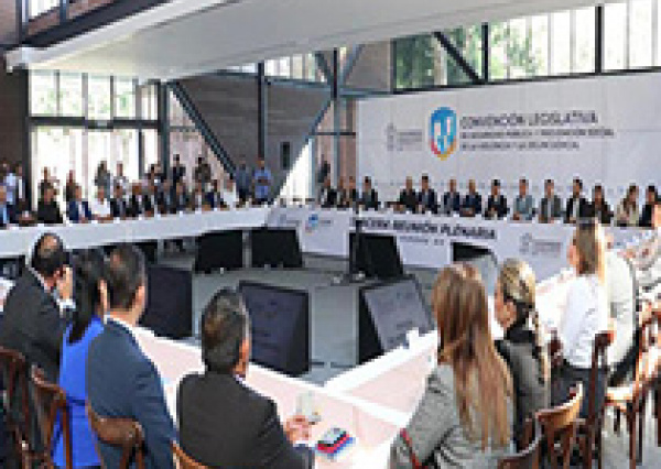 UG colabora en la profesionalizaci&oacute;n de elementos de seguridad p&uacute;blica