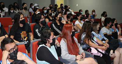 El Instituto para las Mujeres Guanajuatenses imparte a la comunidad estudiantil el taller “Si es amor, no duele”