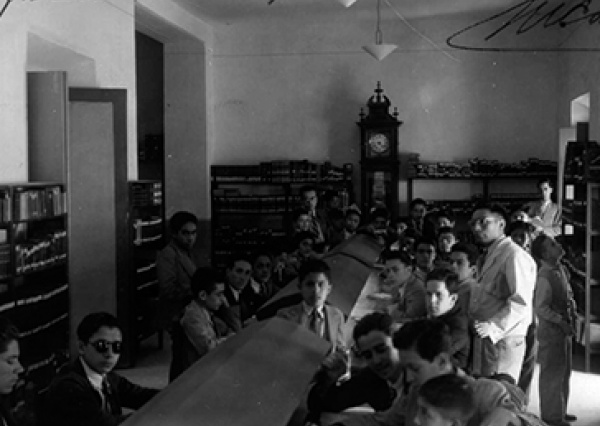 Se cumplen 190 a&ntilde;os de compartir el acervo bibliogr&aacute;fico de la UG con la sociedad