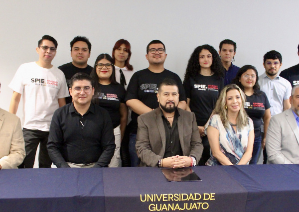 Pasi&oacute;n por la ciencia y la tecnolog&iacute;a en la Semana WOPET 2025 de la UG 