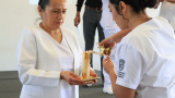 Estudiantes de la Licenciatura en Enfermer&iacute;a y Obstetricia reciben “la luz del conocimiento” en la ceremonia de Pase de la luz