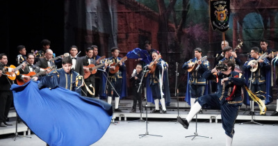 Noche Cultural de la Colmena re&uacute;ne a grupos art&iacute;sticos de la UG