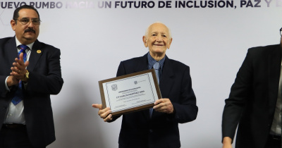 Campus Celaya-Salvatierra rinde homenaje al contador Carlos Mart&iacute;nez Inda
