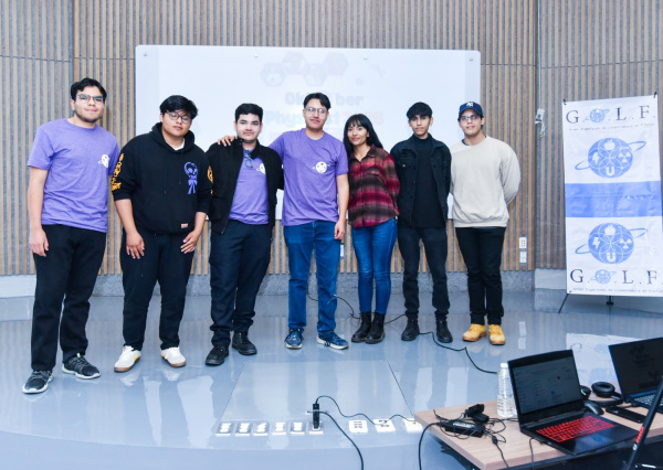 Estudiantes de F&iacute;sica de la UG promueven la ciencia en la sexta edici&oacute;n de Oktober Physifest