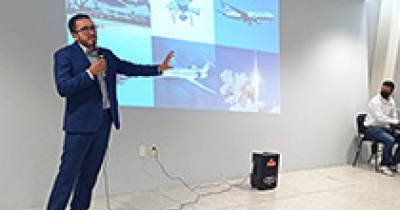 Propician que j&oacute;venes enfoquen su talento en la industria aeroespacial