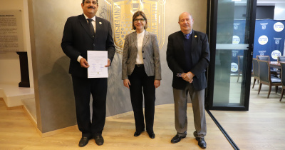 Designan al Dr. Roberto God&iacute;nez L&oacute;pez Director de la Divisi&oacute;n de Ciencias Sociales y Administrativas de la UG 