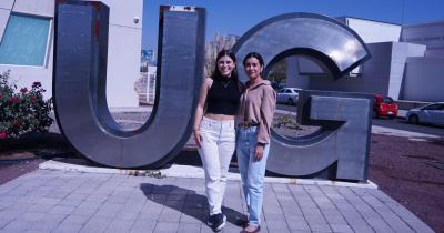 M&eacute;dicas de la Universidad de Guanajuato destacan en importantes congresos de salud en Asia