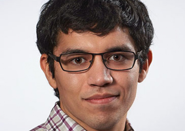 Estudiante UG recibe premio de la Academia Mexicana de &Oacute;ptica al mejor trabajo en &oacute;ptica te&oacute;rica a nivel doctorado