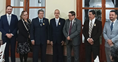 El Dr. Mauricio Valencia Posadas fue reconocido por el gremio nacional de veterinaria con la medalla “Quetzalc&oacute;atl Dorado” 