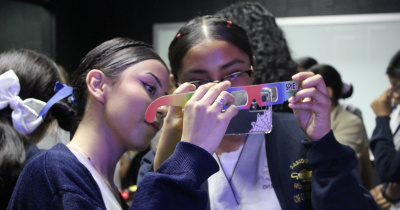 Divulgaci&oacute;n con perspectiva de g&eacute;nero: taller de universitarias UG llega a preparatorias 