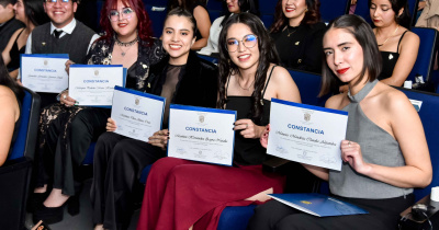 Celebran 37 profesionistas de Psicolog&iacute;a culminaci&oacute;n de estudios de Licenciatura