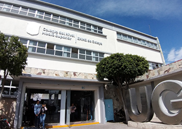 Celebra Escuela de Nivel Medio Superior de Celaya 75 a&ntilde;os