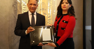 Recibe Rector General de la UG, un reconocimiento nacional por su labor en la mejora continua de la educaci&oacute;n superior del pa&iacute;s 