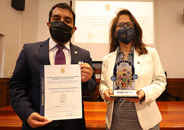 Direcci&oacute;n de Comunicaci&oacute;n y Enlace recibe de la Contralor&iacute;a General certificaci&oacute;n del Proceso de Transferencia del Modelo SINBUG-UG