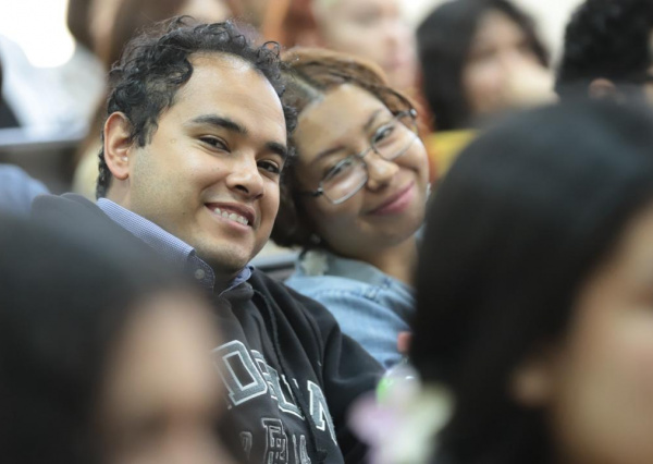 Inauguran Semana de Innovaci&oacute;n, Emprendimiento e Investigaci&oacute;n en la DCNE de la UG