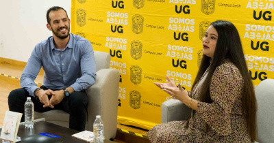 Comparten el mundo de la poes&iacute;a entre la comunidad universitaria