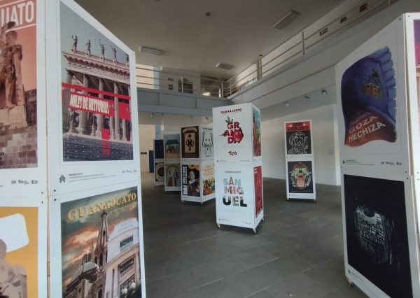 Exhiben en la sede Forum del Campus Le&oacute;n carteles sobre la identidad y patrimonio de Guanajuato
