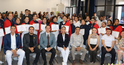 CINUG celebra a comunidad egresada de Enfermer&iacute;a y reconoce los mejores promedios 