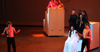 “El destino de Medea”, soberbia puesta en escena por artistas de la UG  