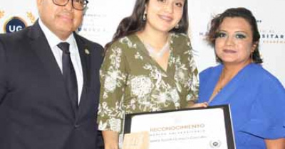 Reconoce Colegio del Nivel Medio Superior de la UG a estudiantes de excelencia acad&eacute;mica 