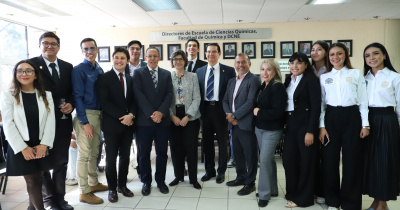 Rinden protesta integrantes del grupo organizado Bee Blue; impulsar&aacute;n el cuidado del agua