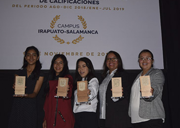 Otorga el Campus Irapuato-Salamanca preseas por m&eacute;rito universitario a 163 estudiantes