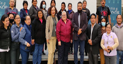 Agradecen a la Maestra Elvira Hilda Acosta Tovar su aporte al Departamento de Enfermer&iacute;a 