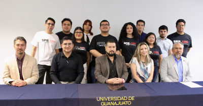 Pasi&oacute;n por la ciencia y la tecnolog&iacute;a en la Semana WOPET 2025 de la UG 