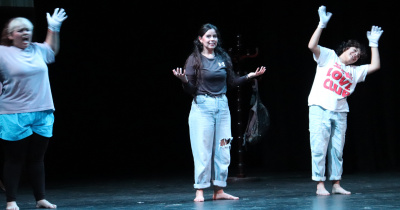 Invitan universitarias a disfrutar de la obra “La vida me est&aacute; llamando” 