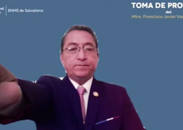 Con el compromiso de consolidar la calidad acad&eacute;mica, rindi&oacute; protesta el nuevo Director de la ENMS de Salvatierra 