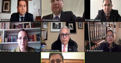 Se presenta en la UG nueva producci&oacute;n editorial del Mtro. Lara Chagoy&aacute;n 