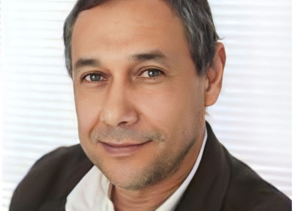 Otorgan el VI Premio Jorge Ibarg&uuml;engoitia de Literatura al poeta Ricardo Castillo