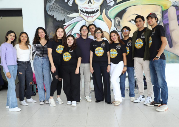 Celebran el D&iacute;a de la y el Economista en la UG 